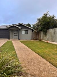 Yeates House_view_street