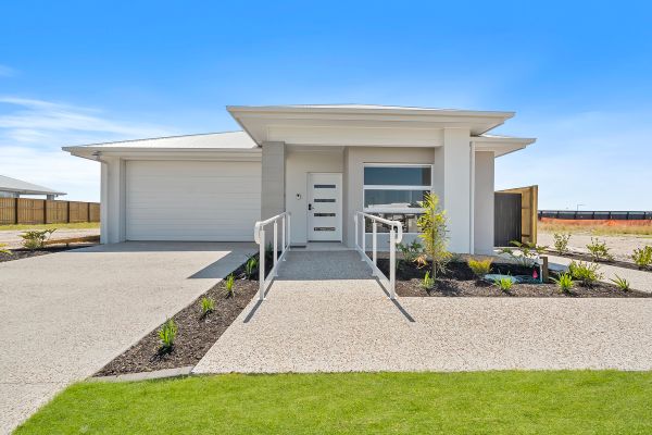 7539AUR  PROFESSIONAL PHOTO - LOW RES 1) 20250919113733139