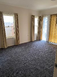 31 Fergusson Ave   Vacant bedroom-min