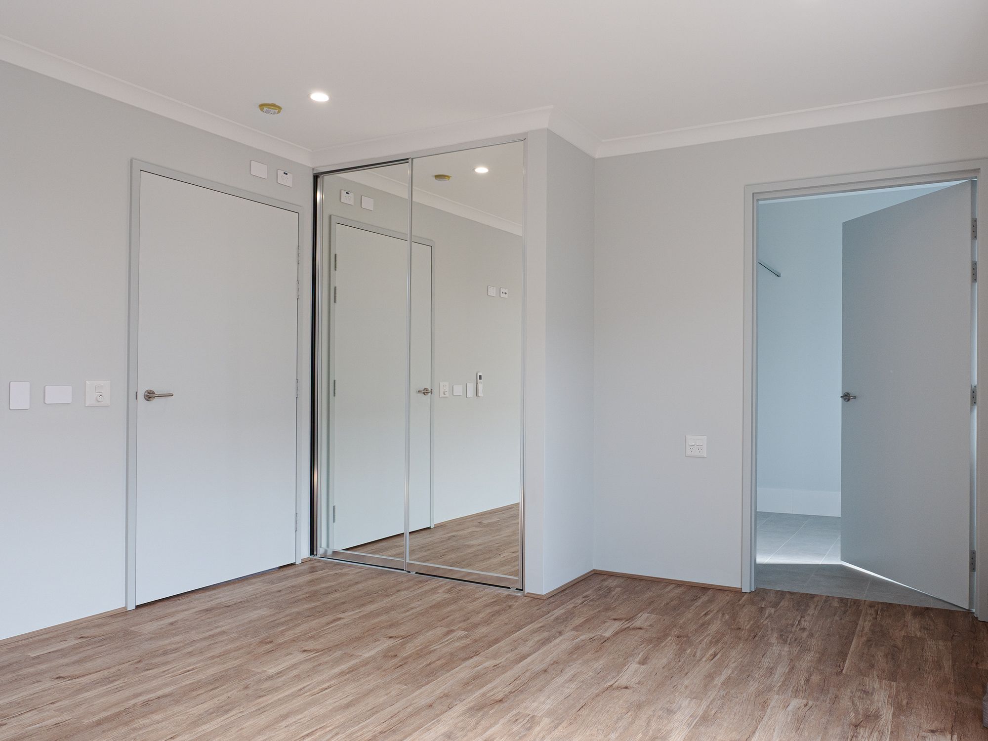 08 Bedroom other side