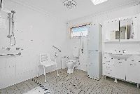 Bathroom hi res_26