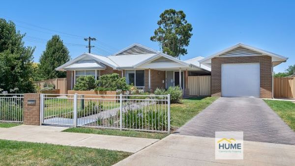 Lake Albert front small