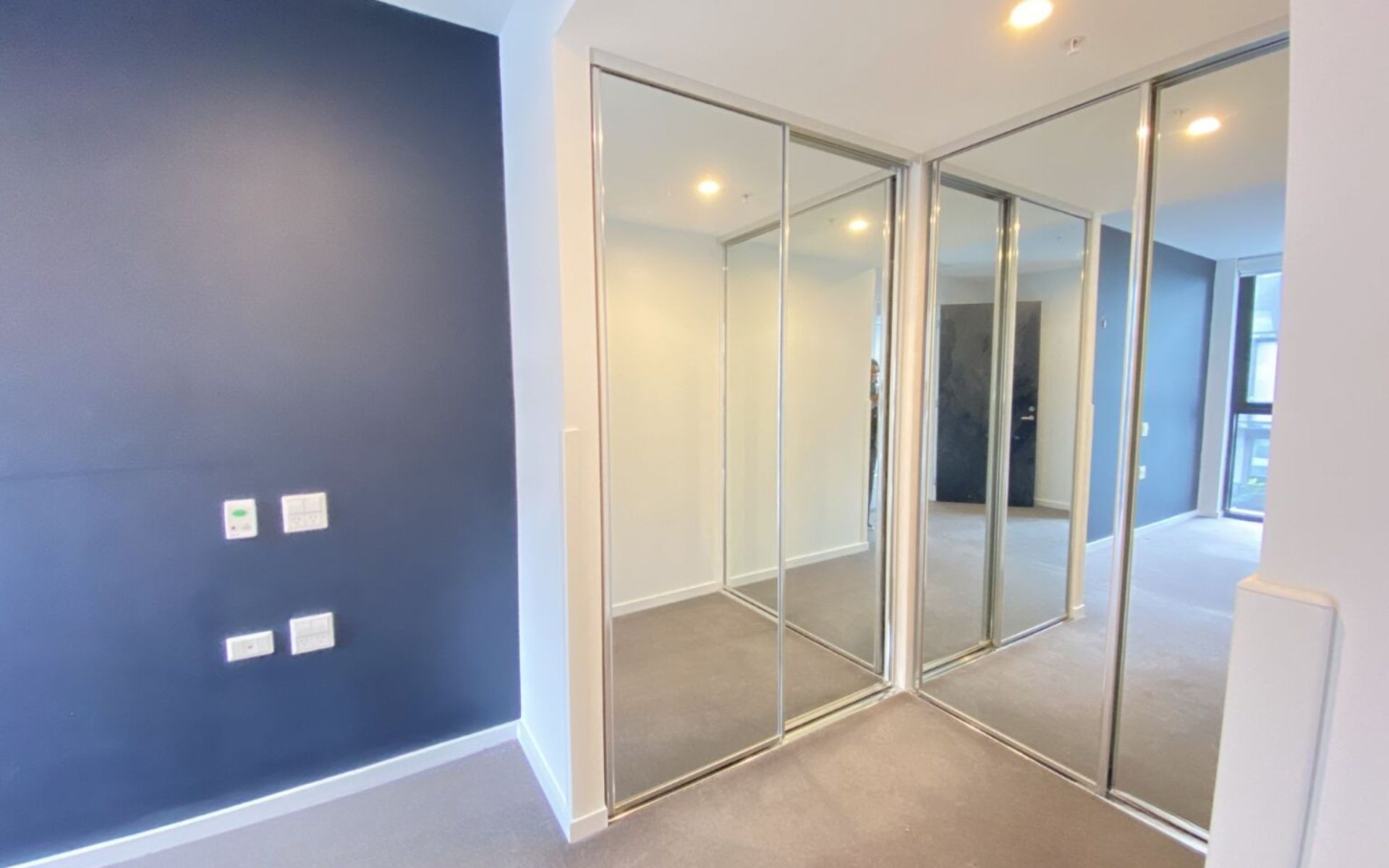 Blackburn pace   Main bedroom - wardrobe