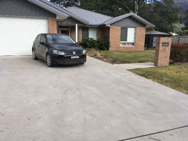 COFFS HARBOUR front of home