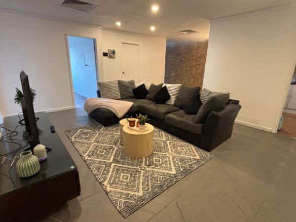 Loungeroom back unit