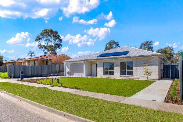 Oslo   Facade 2 LR No Logo