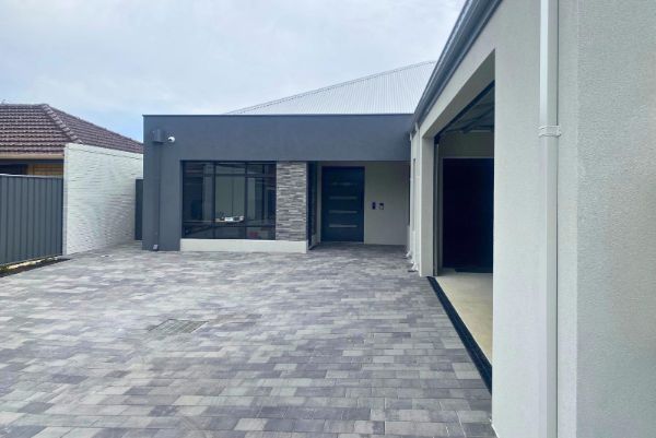 Holland rear unit front