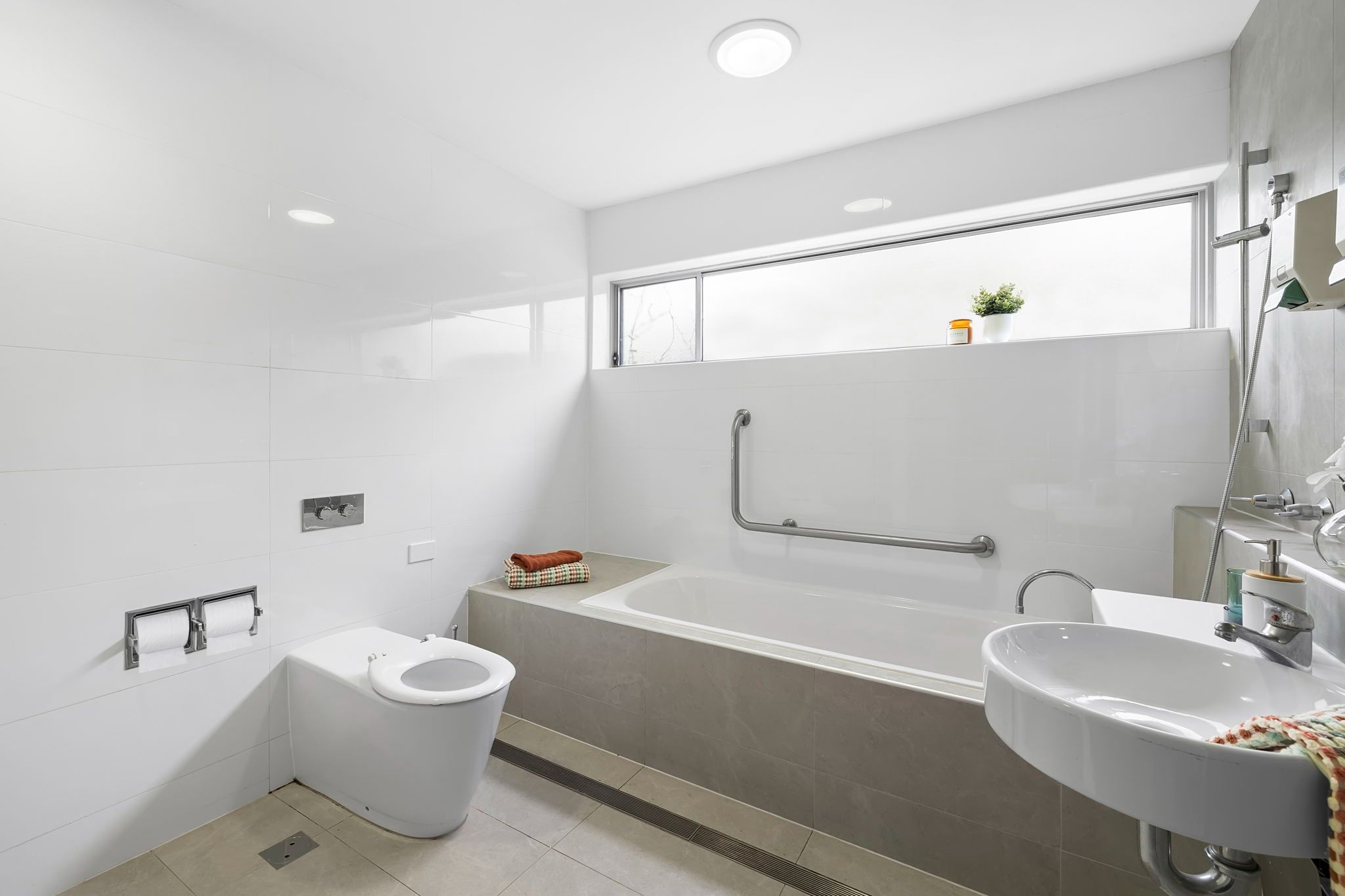 10 web-or-mls-4-third-ave