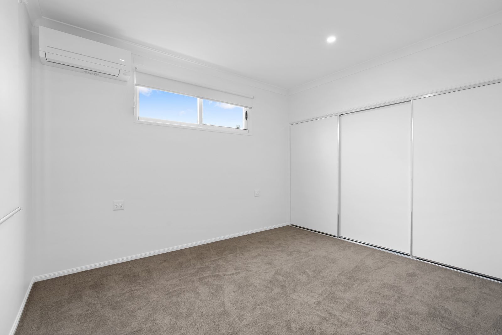 008 Open2view_ID990157-2_11_Ewan_Cres_Kearney_Springs