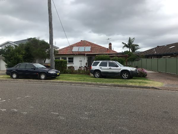 FENNEL BAY front of home, street view