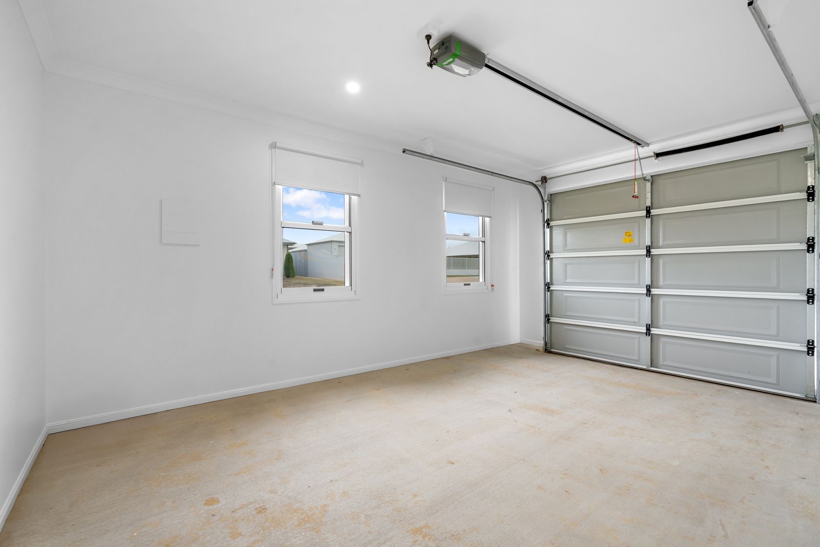 011 Open2view_ID990157-2_11_Ewan_Cres_Kearney_Springs