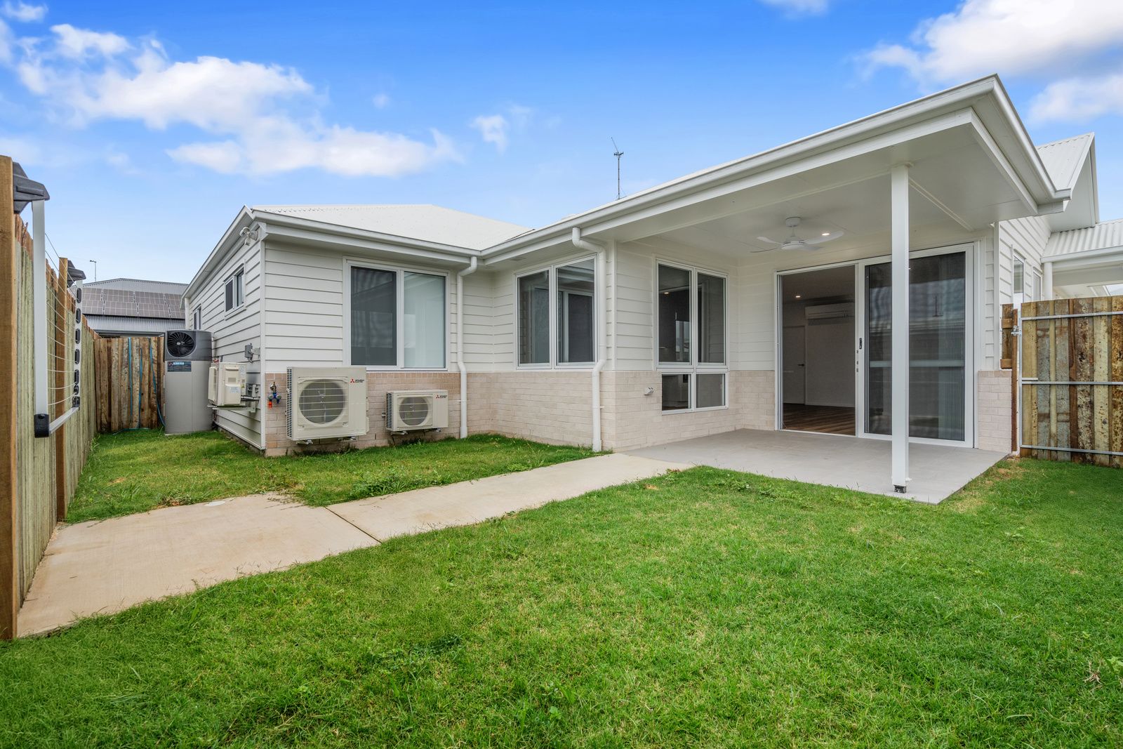 012 Open2view_ID990157-2_11_Ewan_Cres_Kearney_Springs