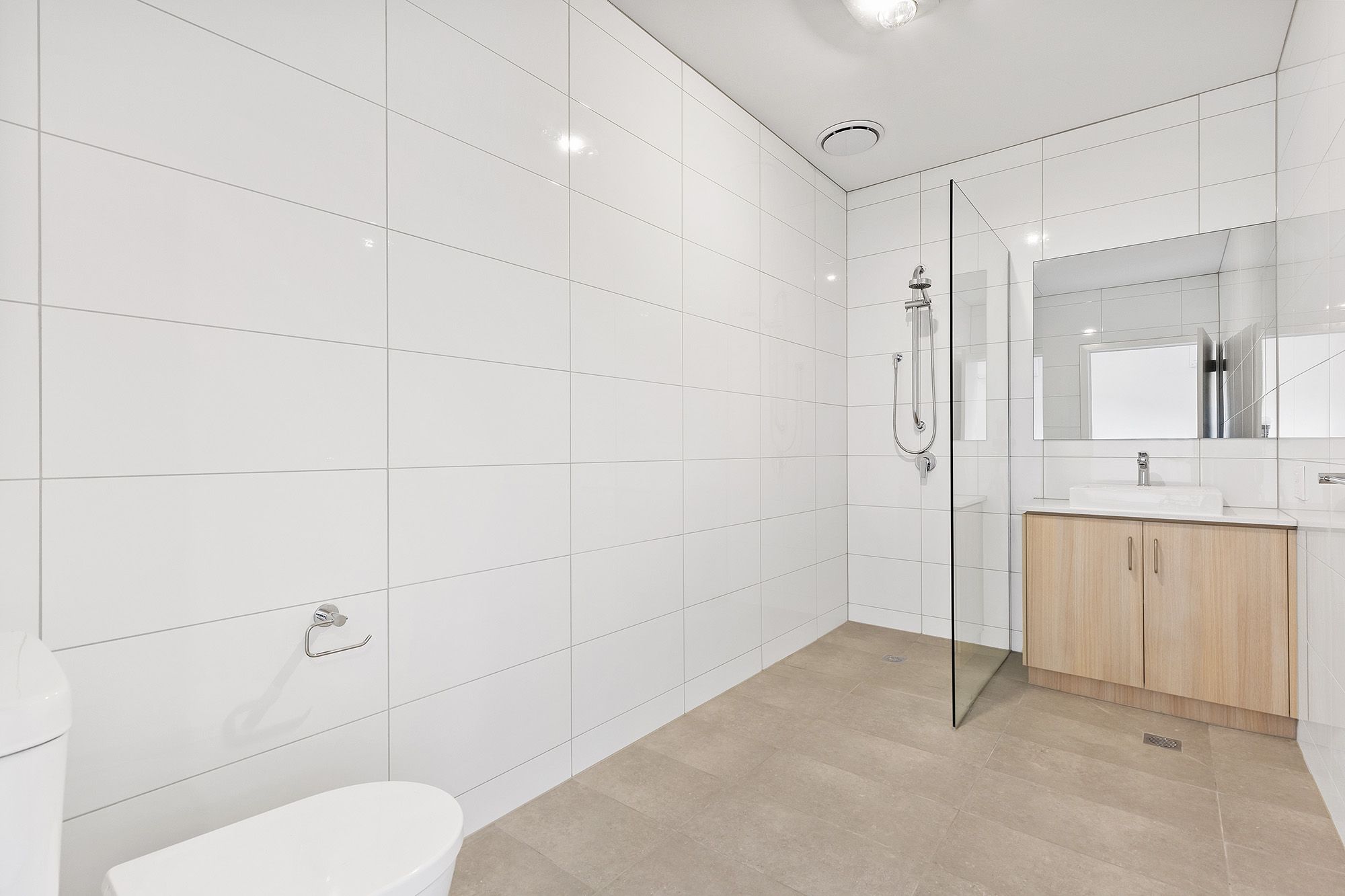 Whatley   Ensuite 3 LR No Logo