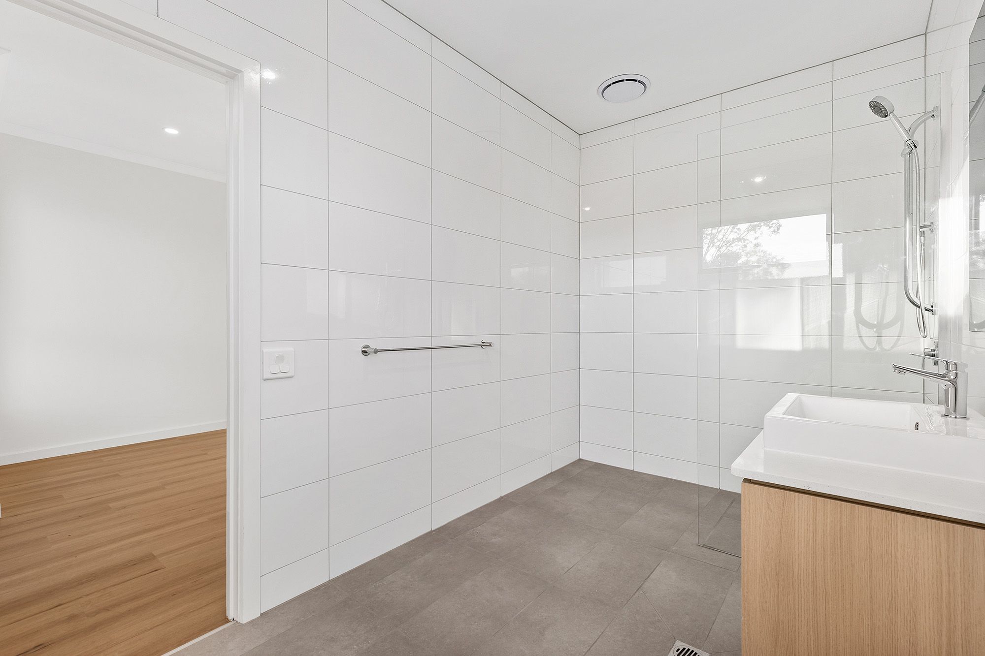 Whatley   Ensuite 2 LR No Logo