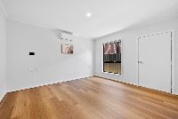 003 Open2view_ID862029-11_Ballad_Street