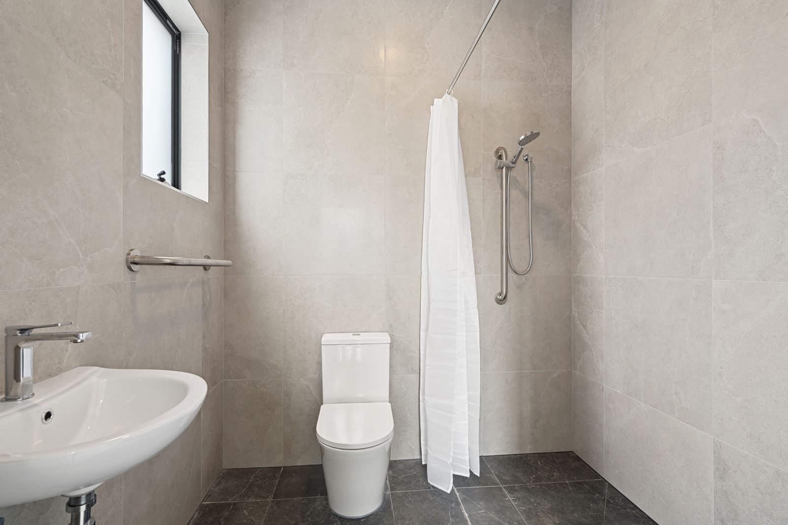 009 Open2view_ID990158-24_Mahogany_St_Newtown