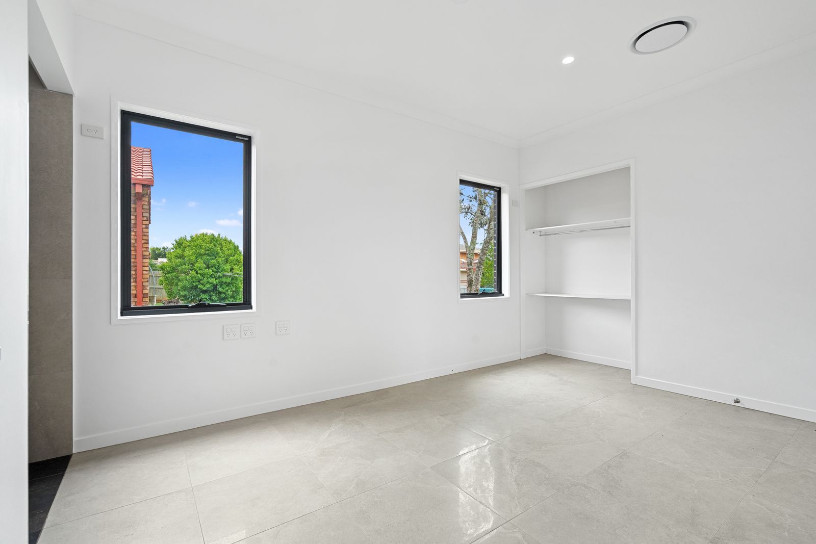 006 Open2view_ID990158-24_Mahogany_St_Newtown