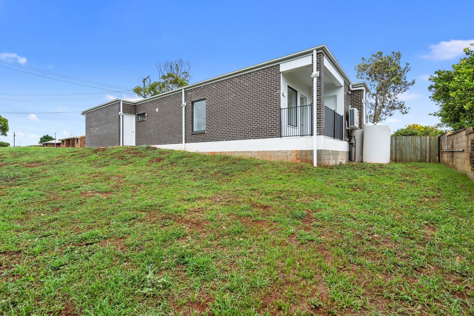 013 Open2view_ID990158-24_Mahogany_St_Newtown