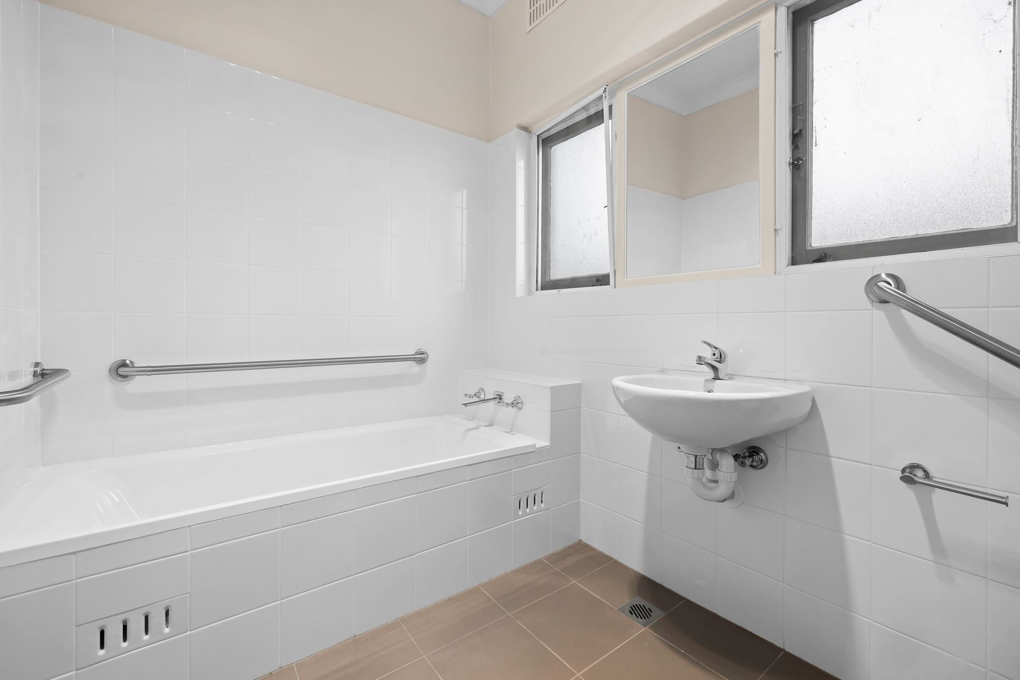 4 web-or-mls-7-trickett-rd