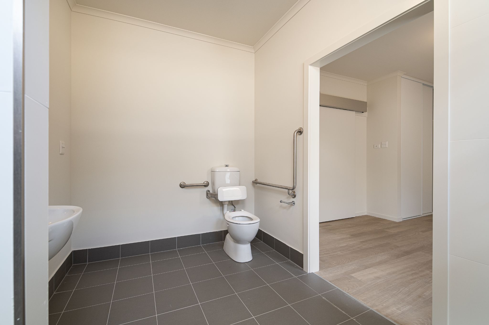 Bedroom 2d BathroomA