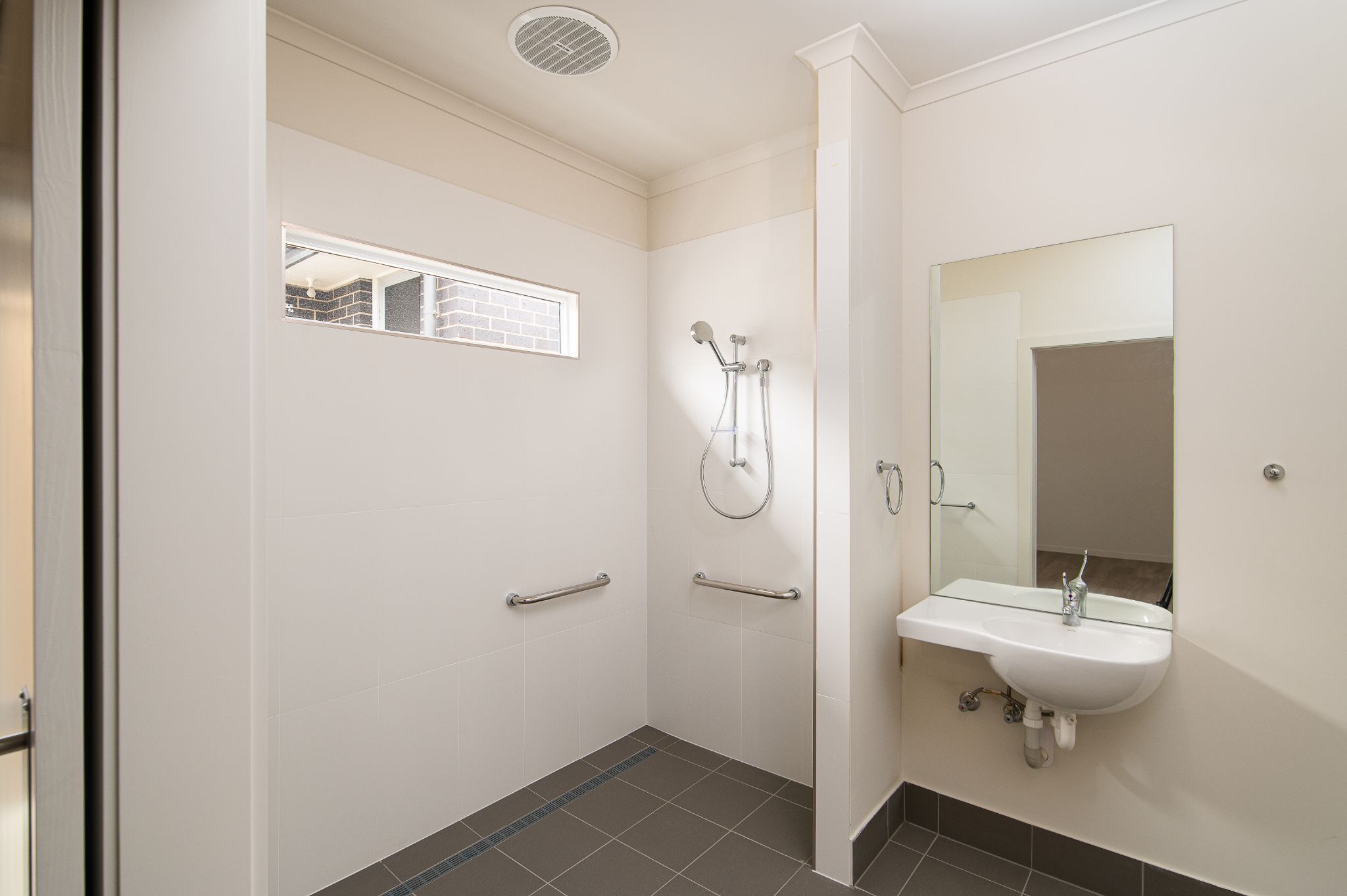 Bedroom 2e BathroomB