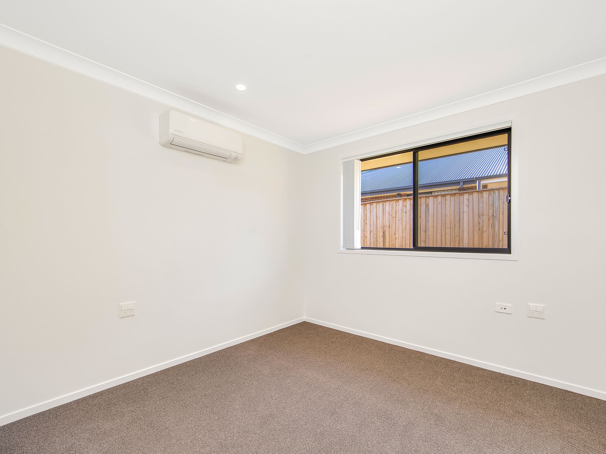 017 Open2view_ID956655-31_Pillar_Street[1]