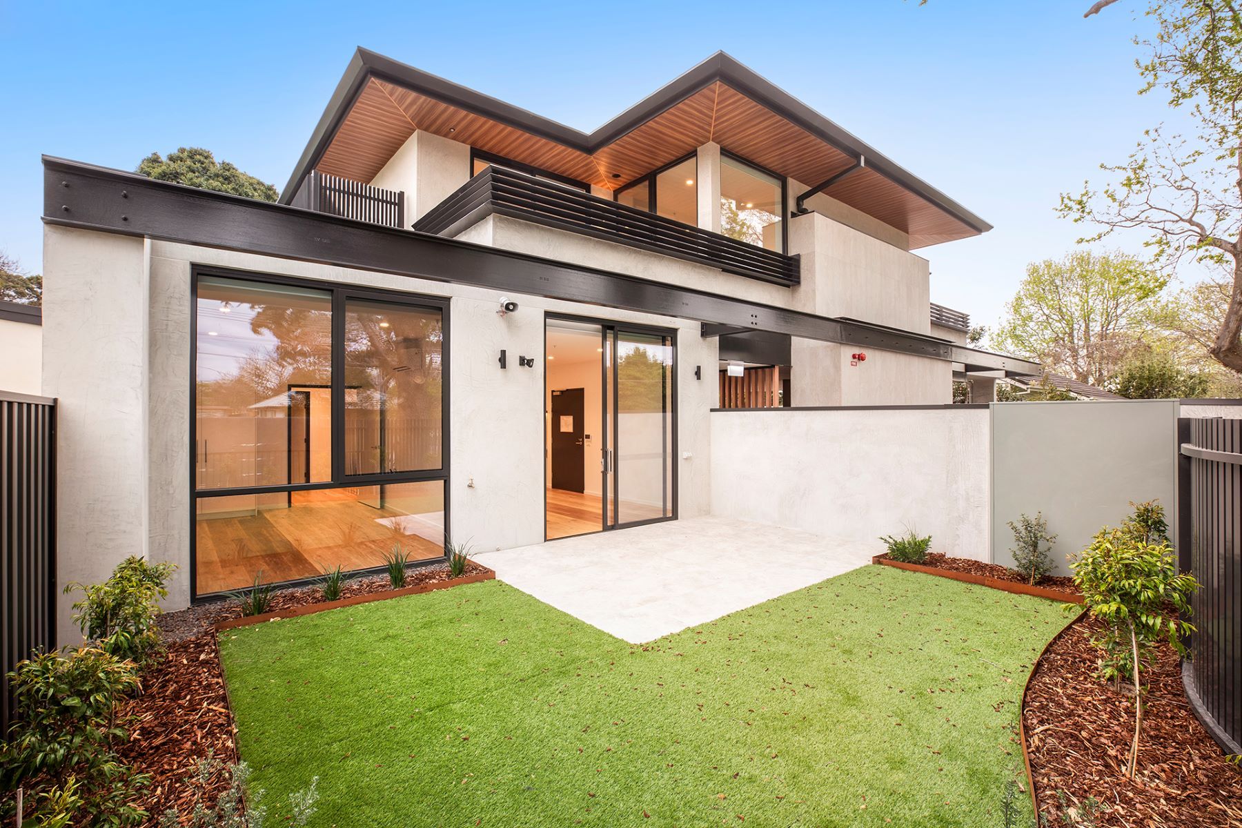 RBeaumaris courtyard