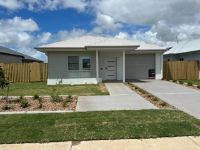 1   Chenoweth Dve 43 - Front