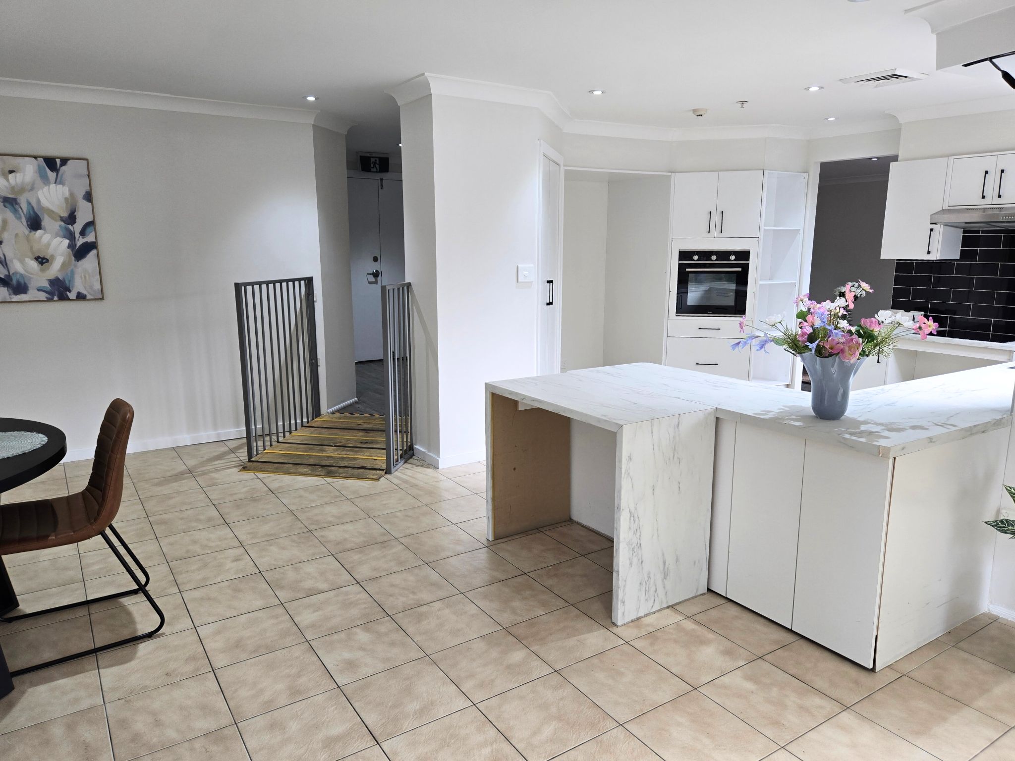 1 3 Eschol Park_inside_020