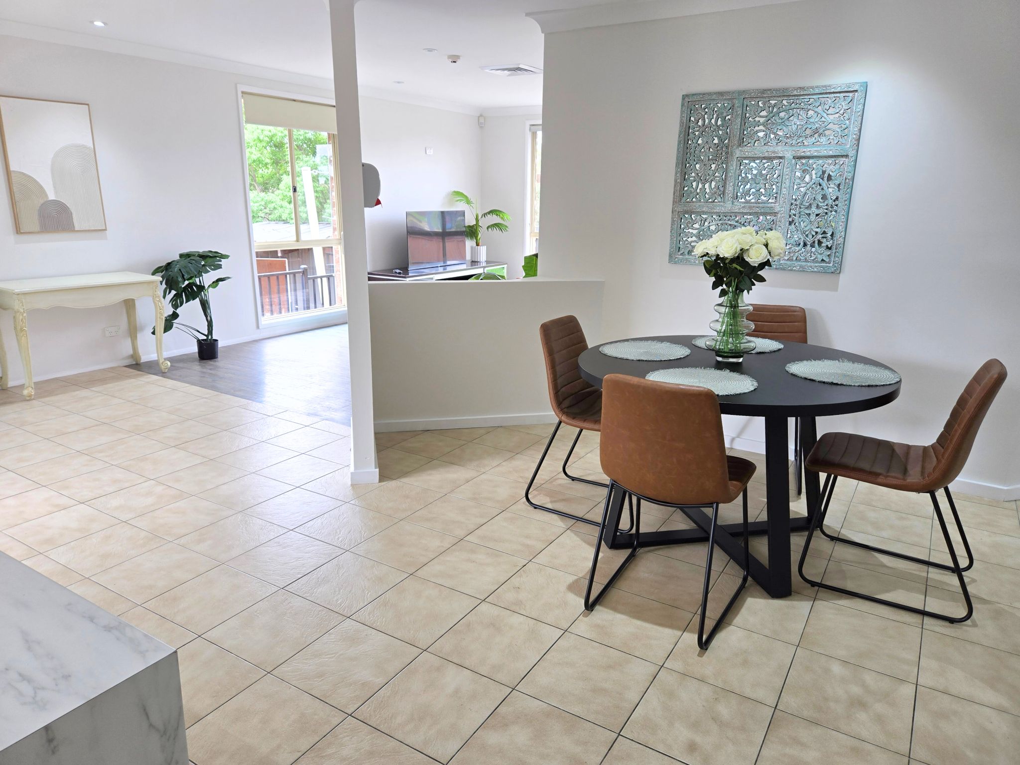 1 3 Eschol Park_inside_016