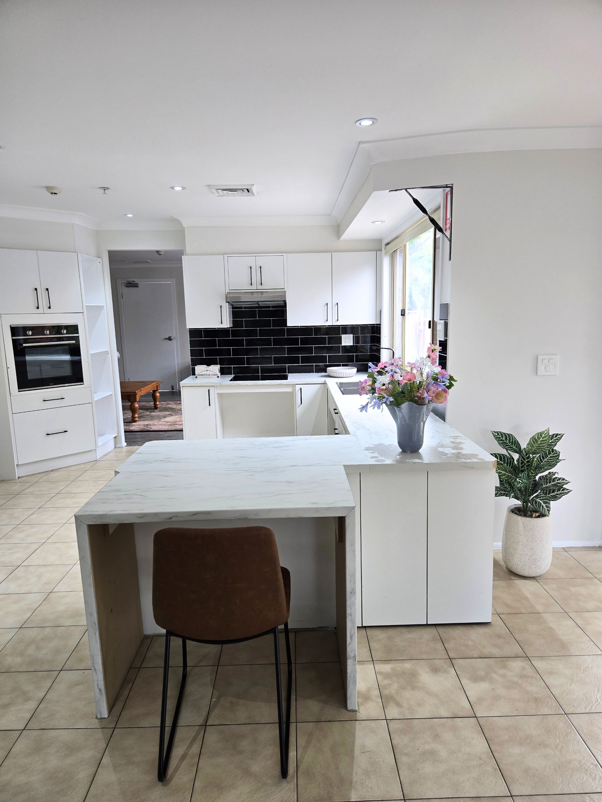 1 3 Eschol Park_inside_010