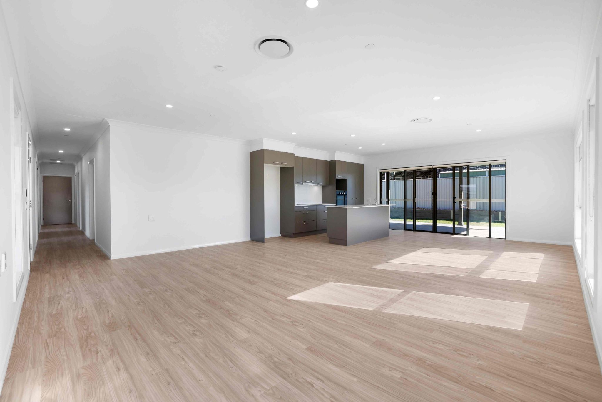 38 Mustang Close  16)