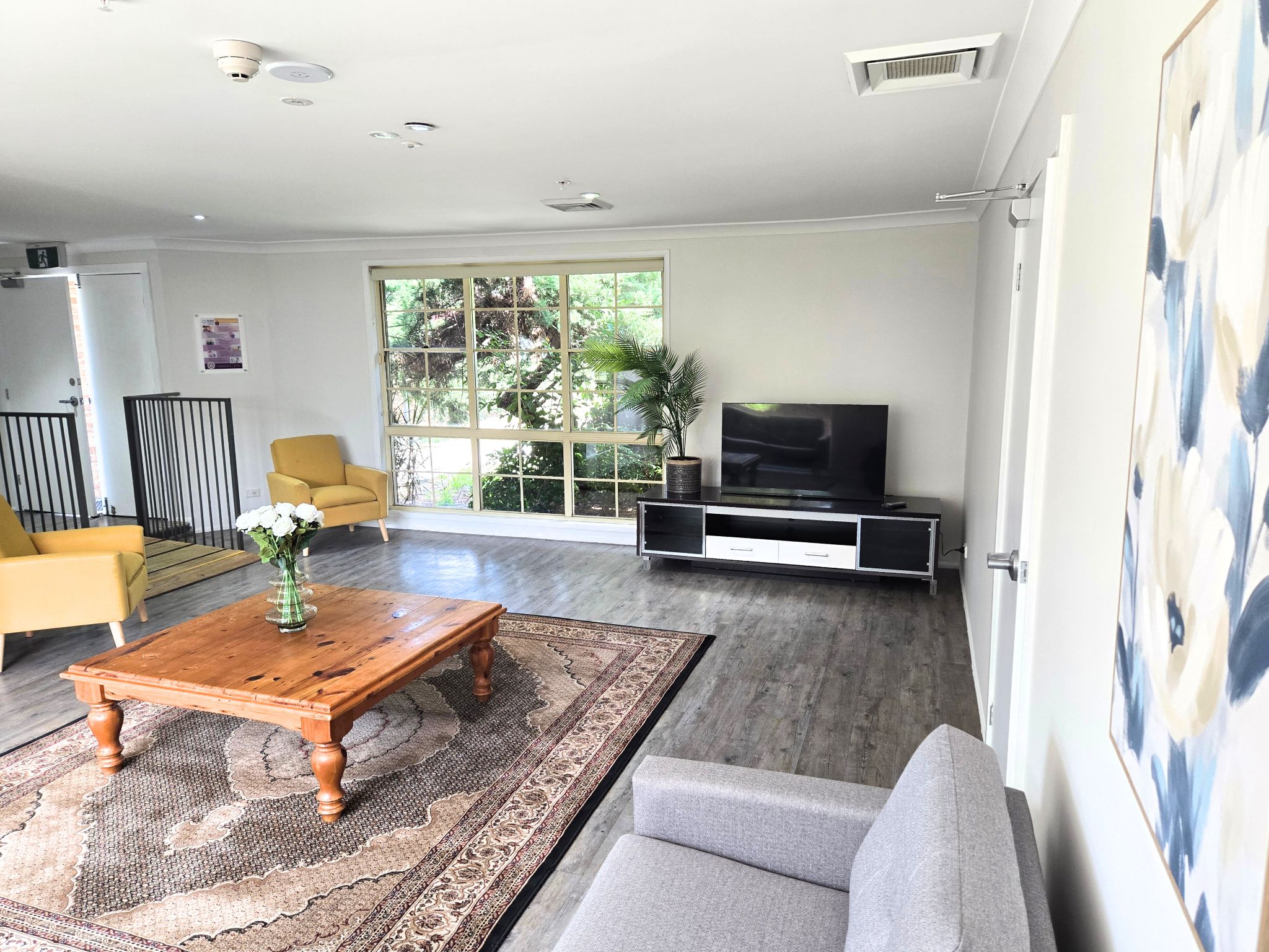 1 3 Eschol Park_inside_005