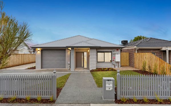 Kitchener   Unit-1-Facade-Dusk-LR-No-Logo