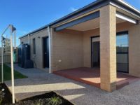 Spinifex Fraser-Rise-Backyard