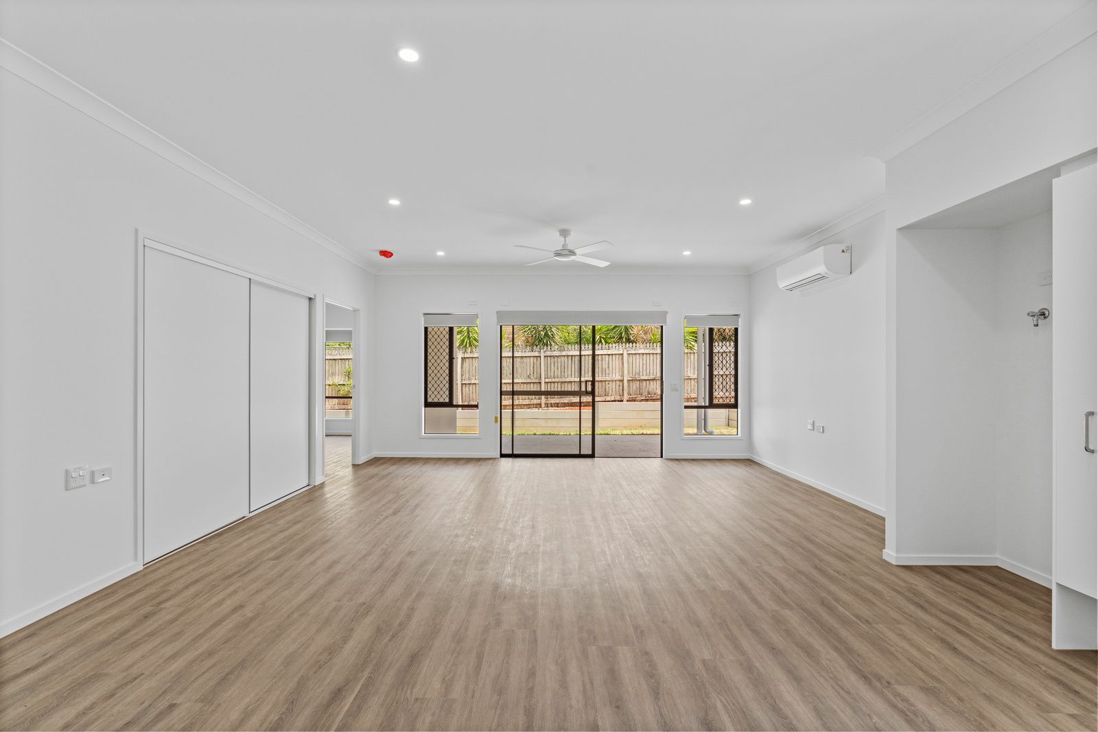 016 Open2view_ID988603-492_Zillmere_Road