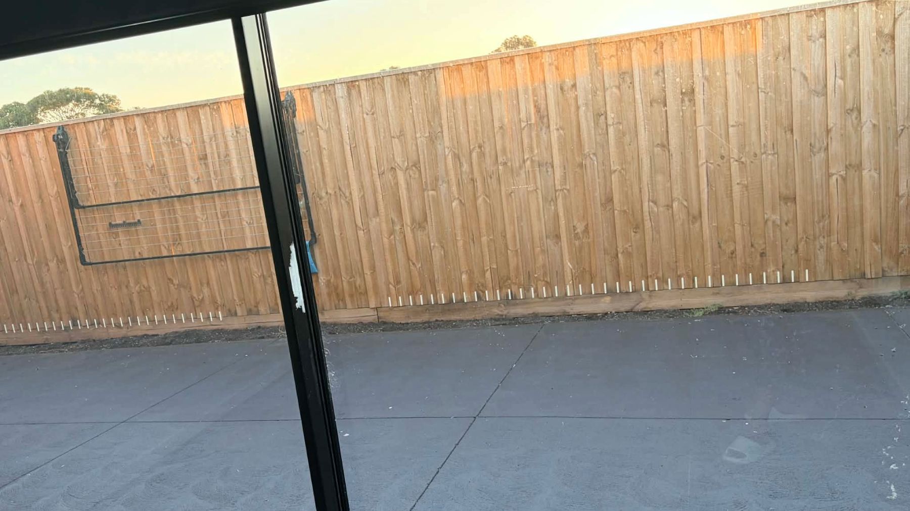 back area outside  1)