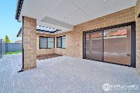 WEB Y24 646 17A Dallington Cres-035