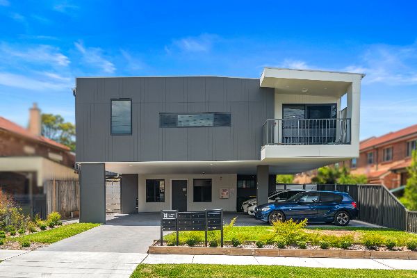 Croydoen Park Facade retouched