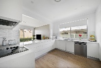 caremetaz  4 of 63) staged