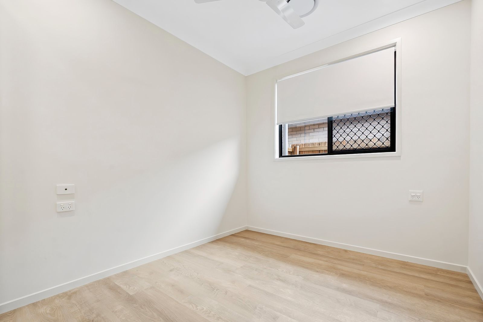 016 Open2view_ID992654-11_Finch_Street