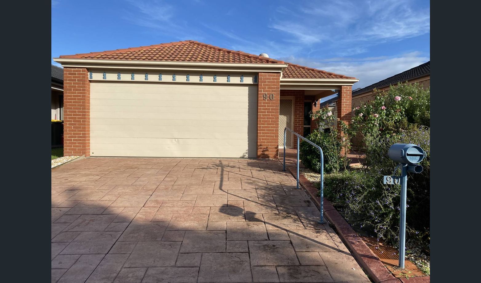 Front Of House North,20200324