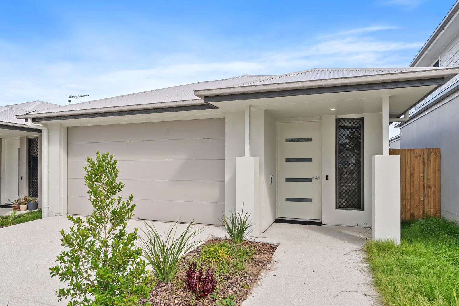 018 Open2view_ID992654-11_Finch_Street