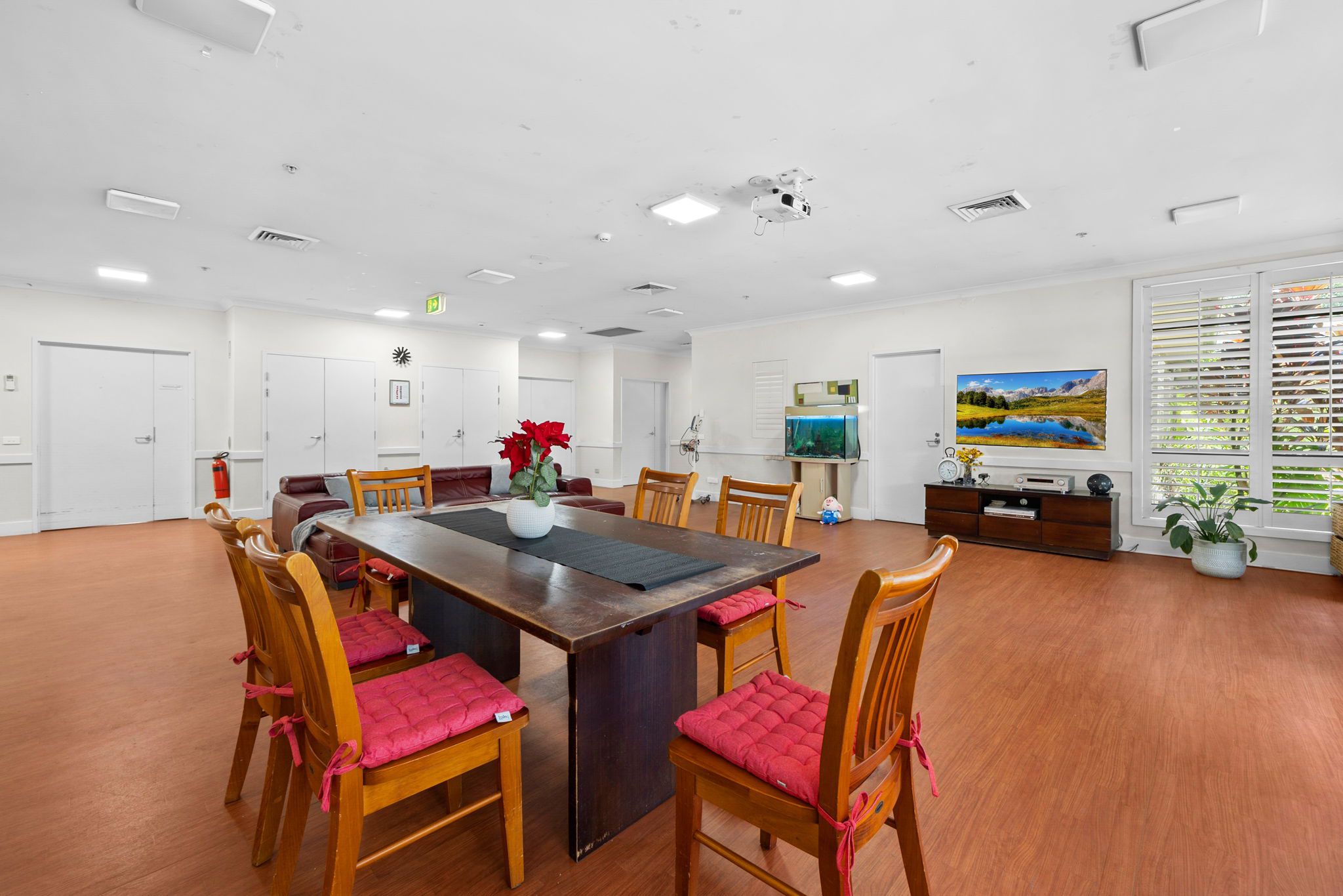 Hero Summer Hill, GH A_Low Res_Dining (Reversed from GH A)