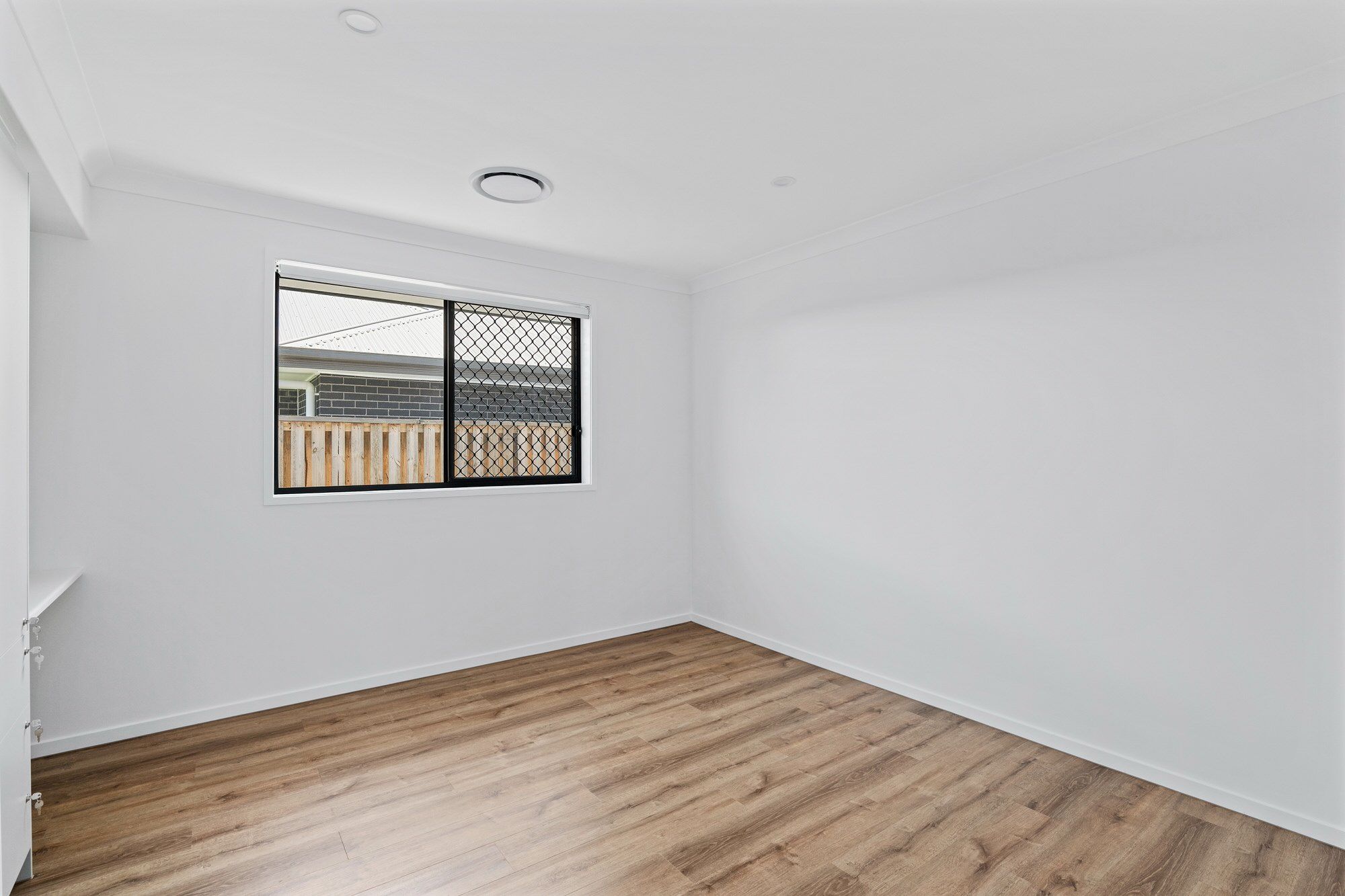 28 Mulberry Cct 5  1)