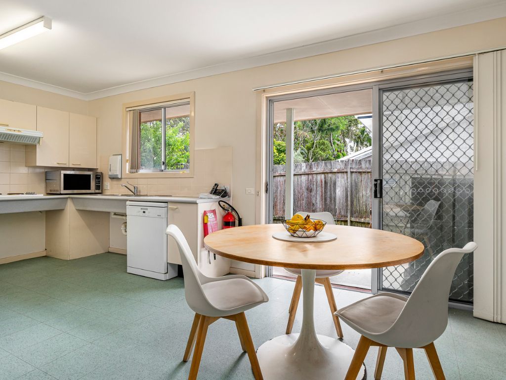 Narraweena  (11193)_KitchenDining