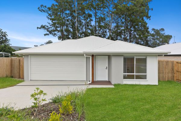 011 Open2view_ID941567-85_Hamilton_Road