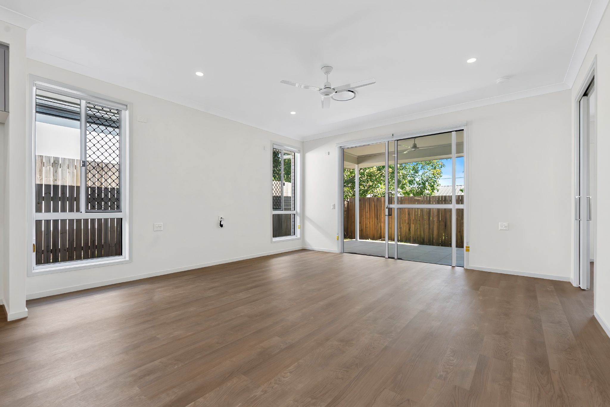 011 Open2view_ID985659-17_Curlew_Street