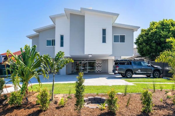 144CampbellSt016  1)