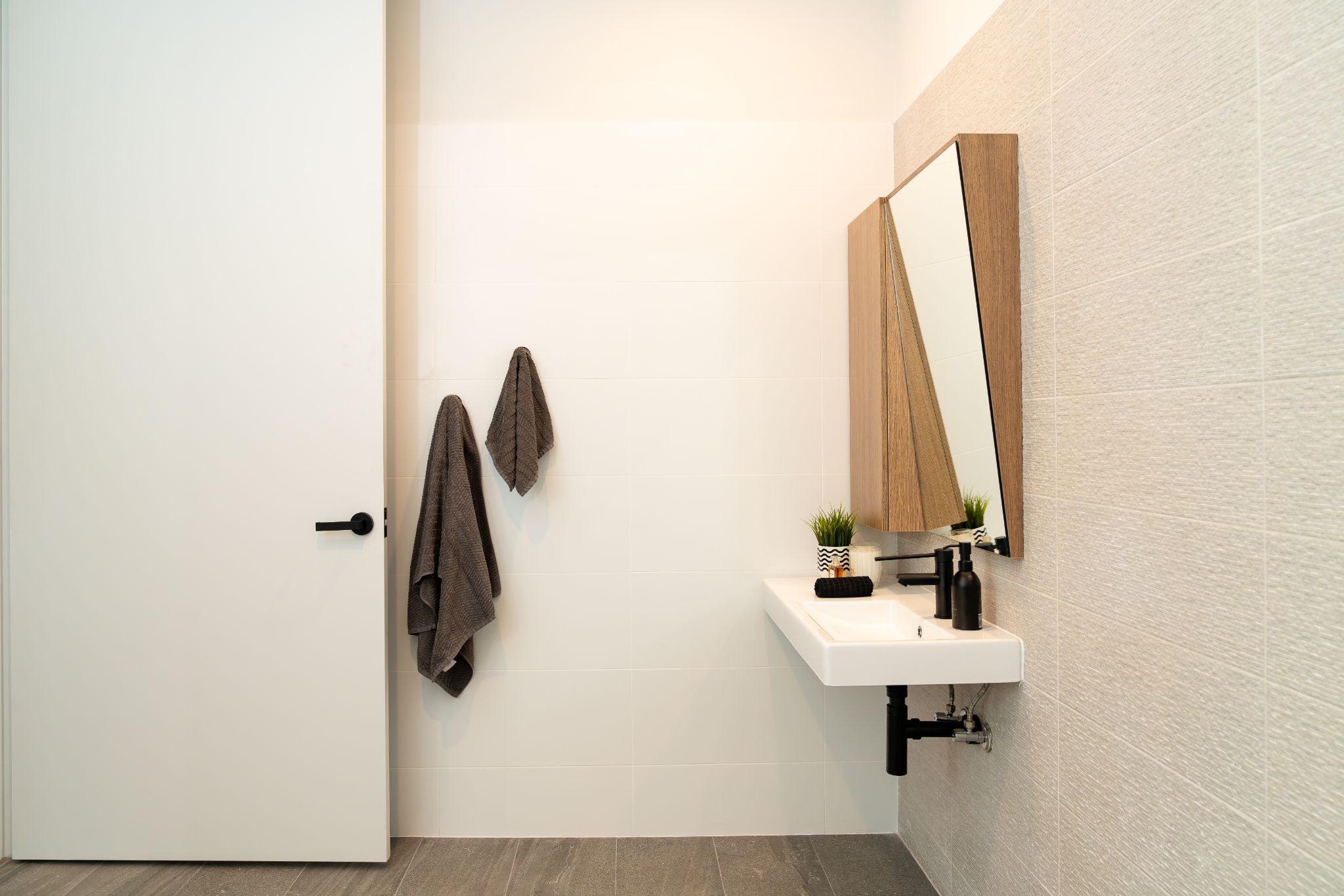 82 Waverley Rd  Coolbellup WA 6163 - HR-31